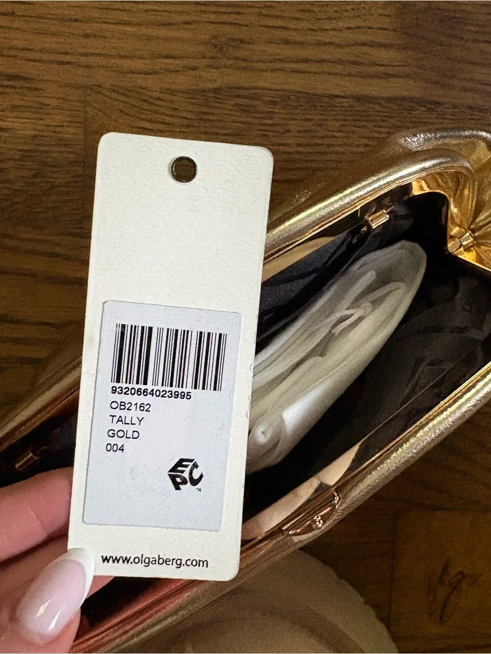 REVOLVE sleek metallic